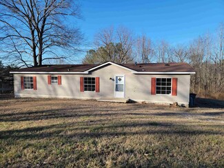 57 Park Ave, Killen, AL 35645
