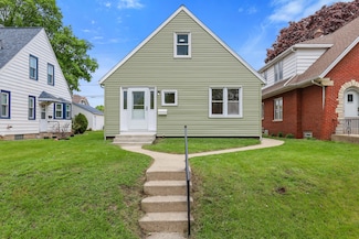 3214 W Kinnickinnic River Pkwy, Milwaukee, WI 53215