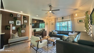 7800 Point Meadows Dr Unit 136, Jacksonville, FL 32256