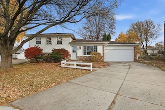 16296 Picton Ct, Clinton Township, MI 48038