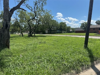 1609 Marshall St, Kaufman, TX 75142