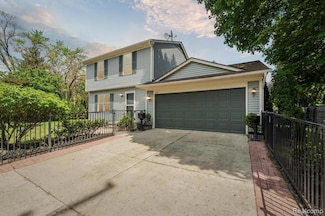 1011 Knowles St, Royal Oak, MI 48067