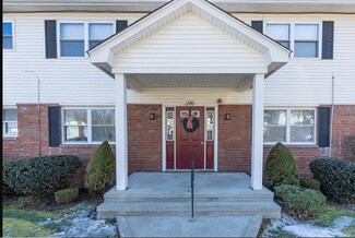 120 Colonial Cir Unit B, Chicopee, MA 01020