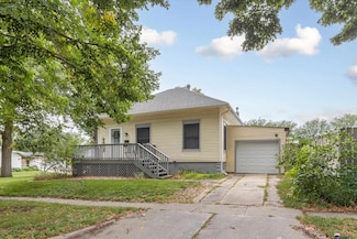 871 S 32nd St, Lincoln, NE 68510