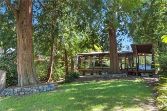 2166 N 122nd Place, Seattle, WA 98133