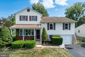 661 Pennhill Dr, Langhorne, PA 19047