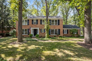 1010 S Green Bay Rd, Lake Forest, IL 60045