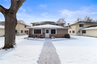 42 Milrace Dr, East Rochester, NY 14445