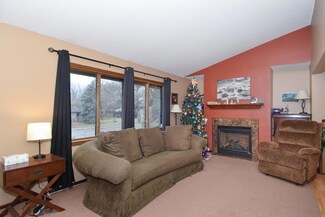 3502 Brookdale Dr N, Brooklyn Park, MN 55443