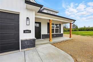 2067 Pine Forest Dr, Miamisburg, OH 45342