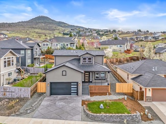 4424 Park Ridge Dr, Medford, OR 97504