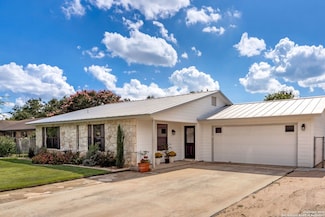 129 Hughs St, Boerne, TX 78006