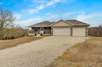 3207 Hidden Valley Rd, Clever, MO 65631