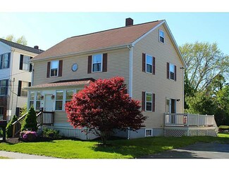 55 Charles St, Bristol, RI 02809
