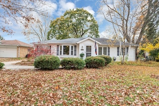 3819 Pinecrest Rd, Rockford, IL 61107