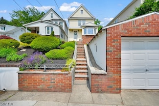 109 Delafield Ave, Lyndhurst, NJ 07071