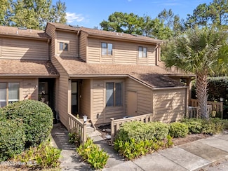 231 Saint Luke Ct, Wilmington, NC 28409