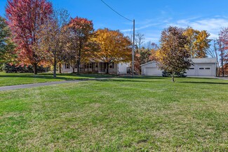 3069 Lincoln Lake Ave NE, Lowell, MI 49331