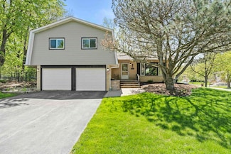 6125 Jennifer Ave, Tinley Park, IL 60477