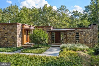 6390 Fleecydale Rd, Carversville, PA 18913