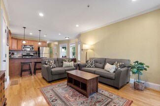 19 Robbins St Unit 1-1, Waltham, MA 02453