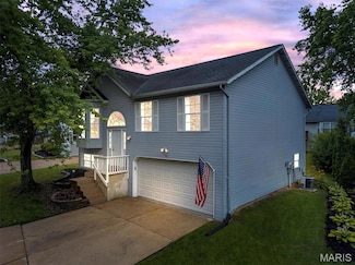 159 Village Circle Dr, Lake Saint Louis, MO 63367