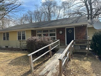 108 Sharbaugh Rd, Tobyhanna, PA 18466