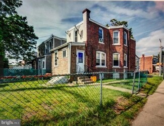 2 Cherry St, Darby, PA 19023