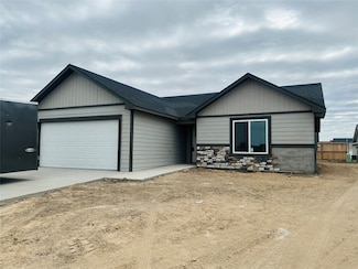 318 Rowland Cir, Garden City, KS 67846