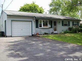 7906 Areopagitica Ave, Bridgeport, NY 13030