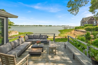 22 Baxter Dr, Norwalk, CT 06854