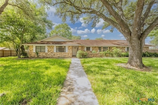 113 Tanglewood Trail, Gonzales, TX 78629