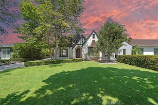 2404 Poinsettia St N, Santa Ana, CA 92706