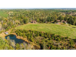 8010 Ridge Rd, Arvonia, VA 23004