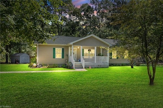 170 Garrett Ln, Thomasville, NC 27360