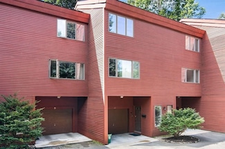 17 Robin Way, Brattleboro, VT 05301