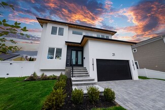 21 Cavanaugh Path, Newton Center, MA 02459