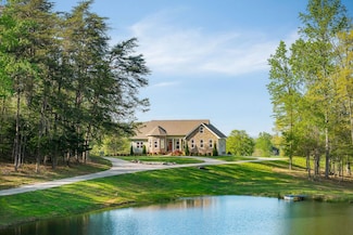 758 E Whitehall Rd, Cookeville, TN 38501