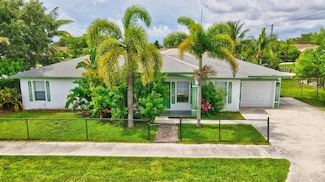 102 SW 13th Ave, Delray Beach, FL 33444