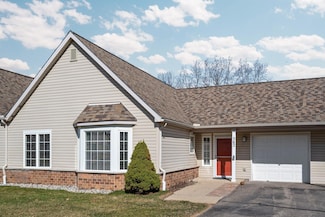 562 Lancaster Ct, Saline, MI 48176