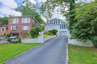 19512 Mclaughlin Ave, Hollis, NY 11423