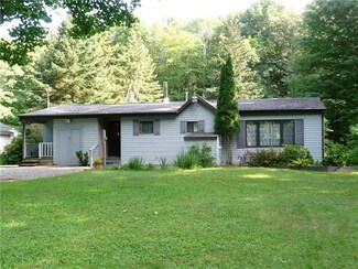 214 Creek Side Ln, Slippery Rock, PA 16057