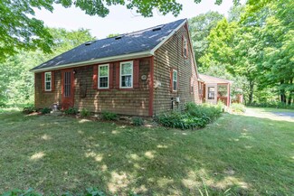 25 Hot Hole Pond Rd, Concord, NH 03301