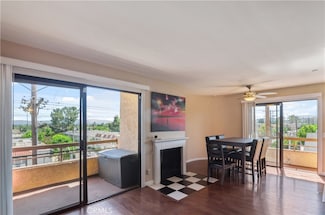 8710 Independence Ave Unit 301, Canoga Park, CA 91304