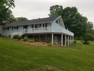 3226 Sayles Rd, Ionia, MI 48846