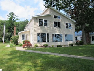 2011 Douglas Dr, Tawas City, MI 48763