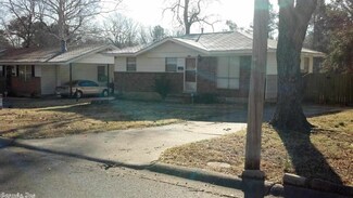 9627 Woodford Dr, Little Rock, AR 72209