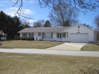106 Lincoln Way, West Union, IA 52175
