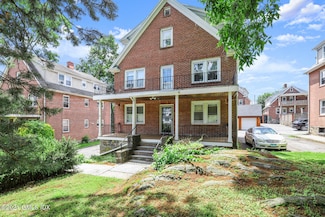 60 Weaver St, Greenwich, CT 06831