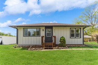 408 E Benton St, Winterset, IA 50273